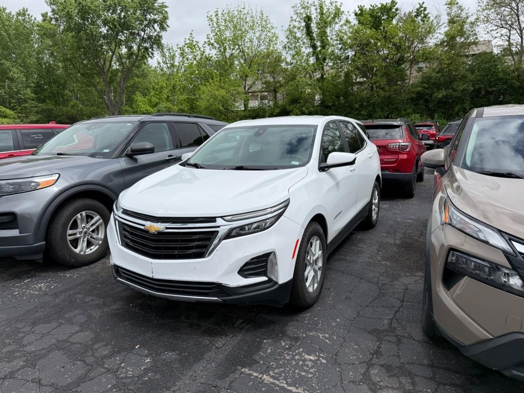 Chevrolet Equinox Vehicle Full-screen Gallery Image 02