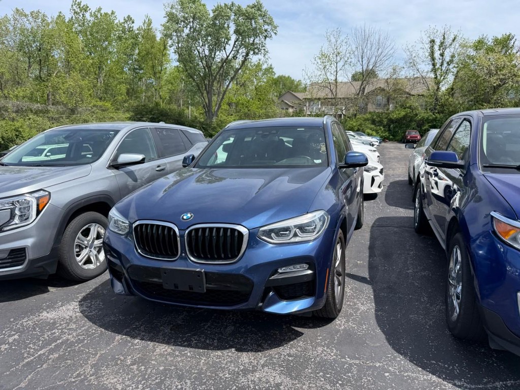 BMW X3 Vehicle Full-screen Gallery Image 03