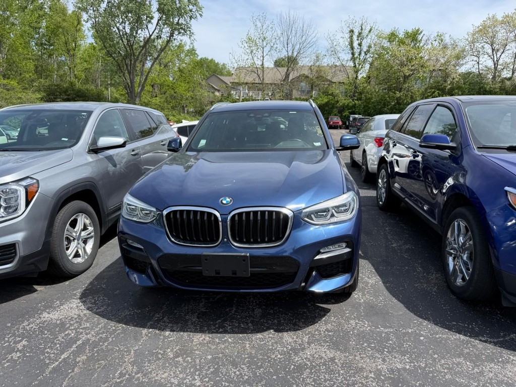 BMW X3 Vehicle Full-screen Gallery Image 04