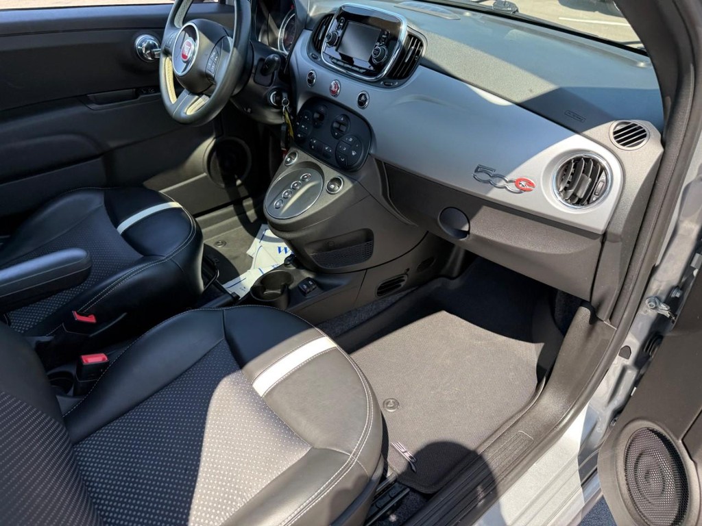 FIAT 500e Vehicle Full-screen Gallery Image 10