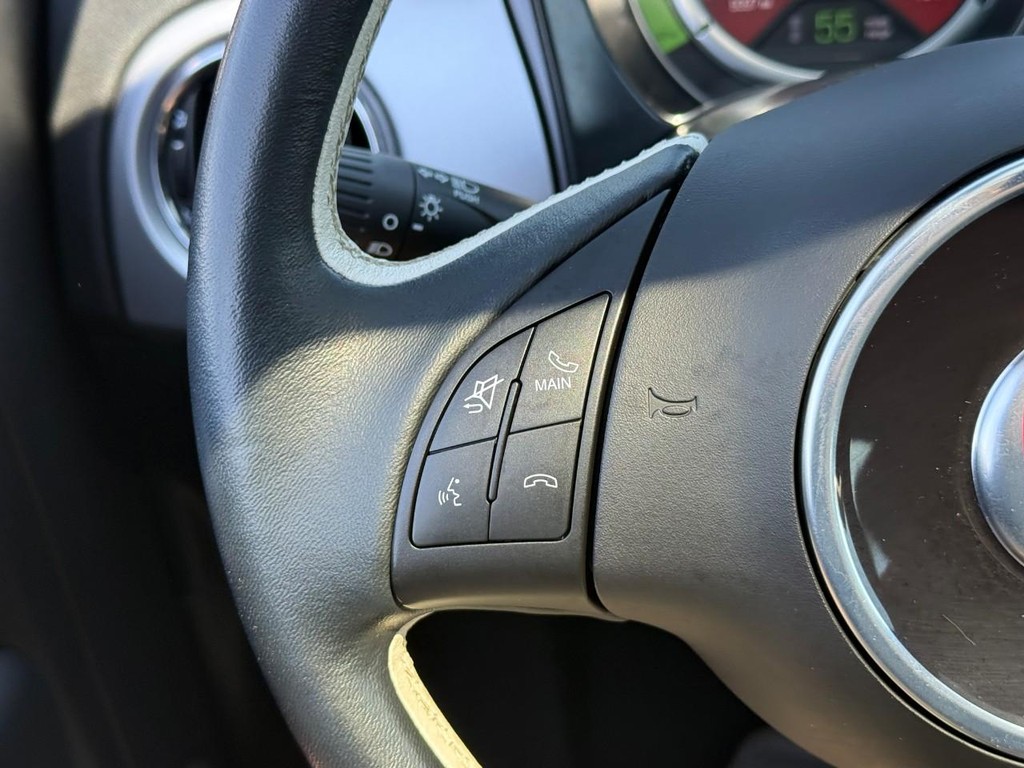 FIAT 500e Vehicle Full-screen Gallery Image 13