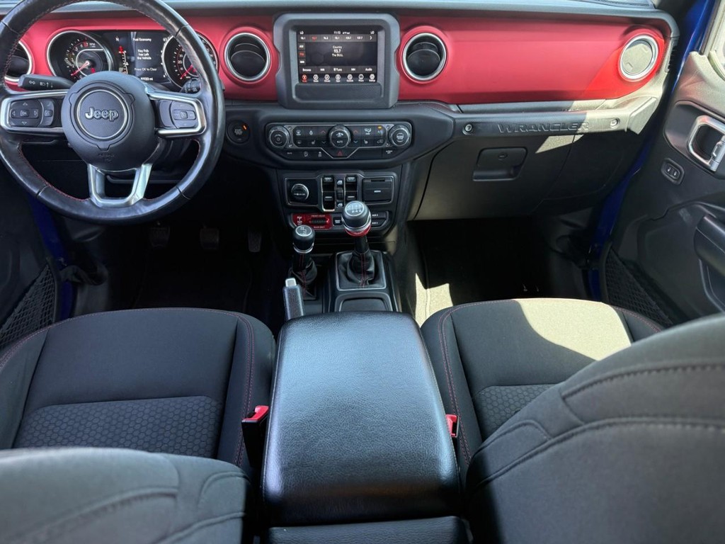 Jeep Wrangler Unlimited Vehicle Full-screen Gallery Image 11