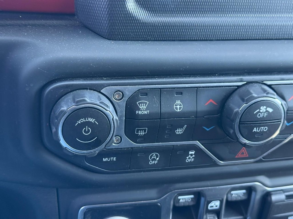 Jeep Wrangler Unlimited Vehicle Full-screen Gallery Image 23