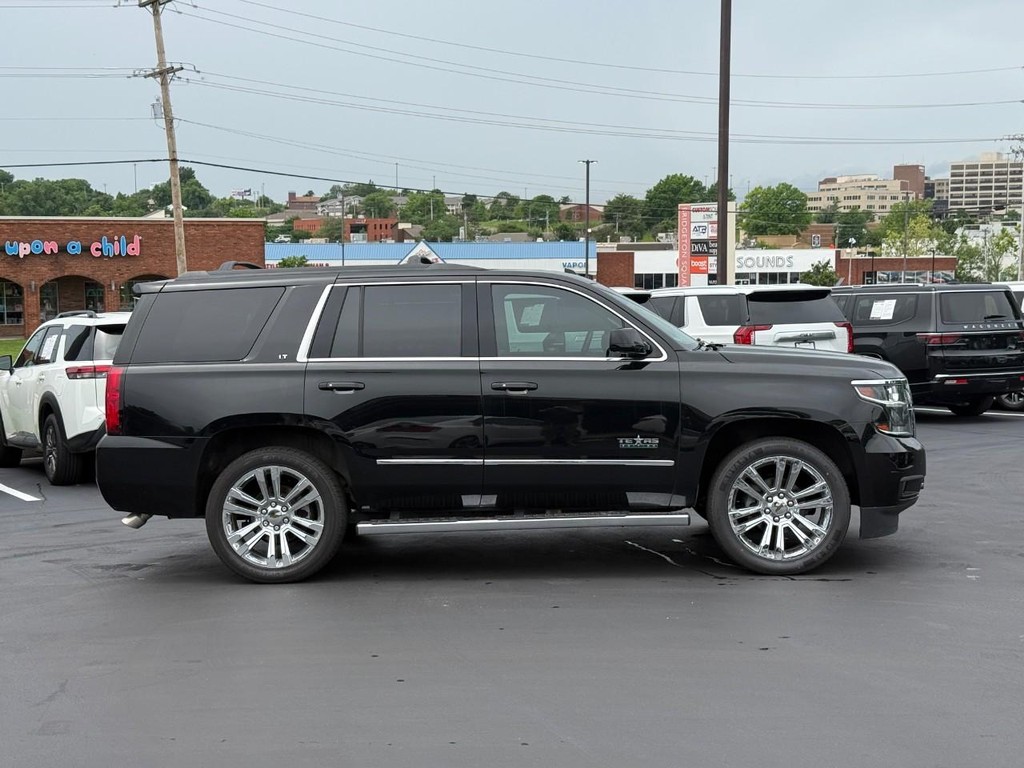 Chevrolet Tahoe Vehicle Full-screen Gallery Image 02