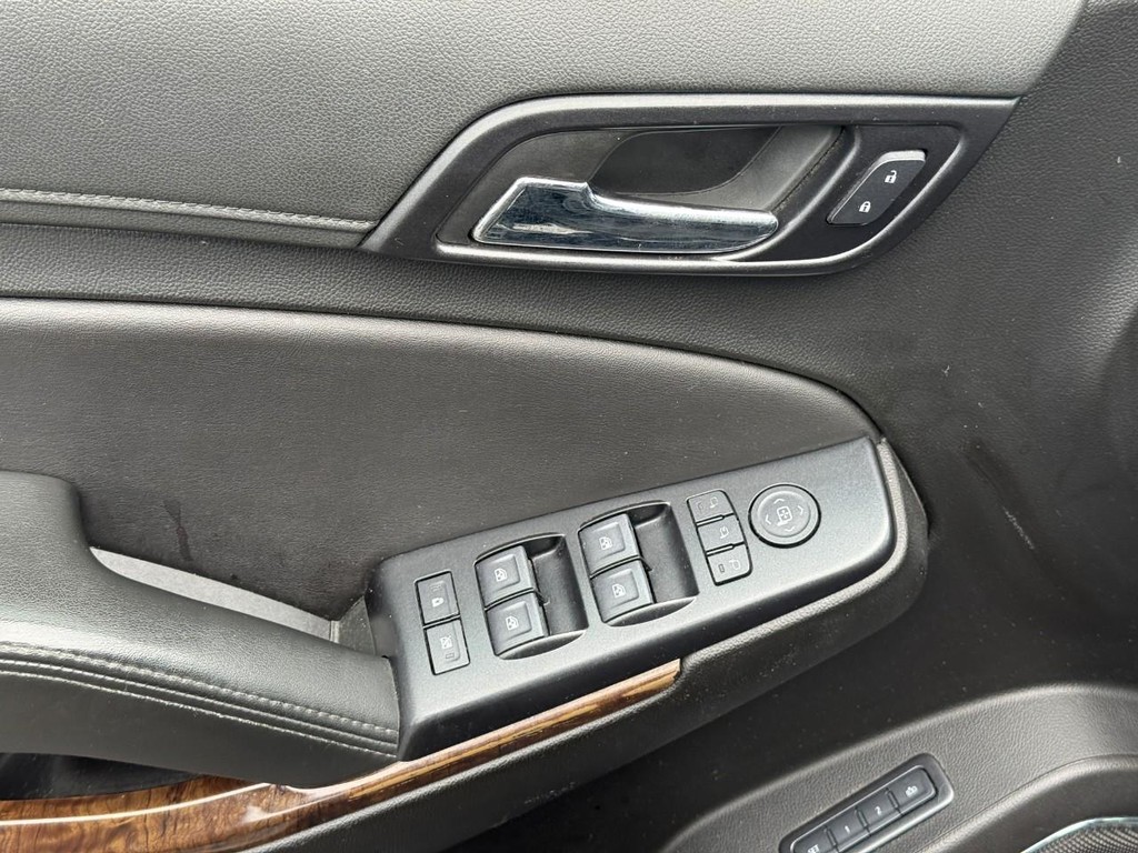 Chevrolet Tahoe Vehicle Full-screen Gallery Image 16
