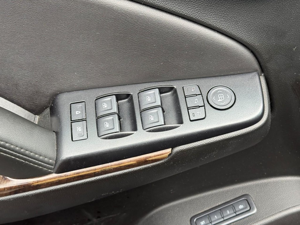 Chevrolet Tahoe Vehicle Full-screen Gallery Image 17