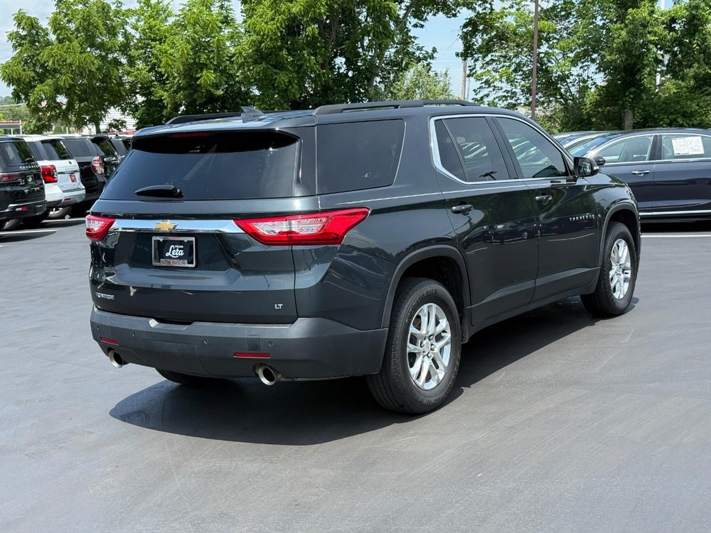 Chevrolet Traverse Vehicle Full-screen Gallery Image 03