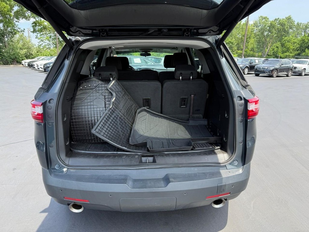 Chevrolet Traverse Vehicle Full-screen Gallery Image 06