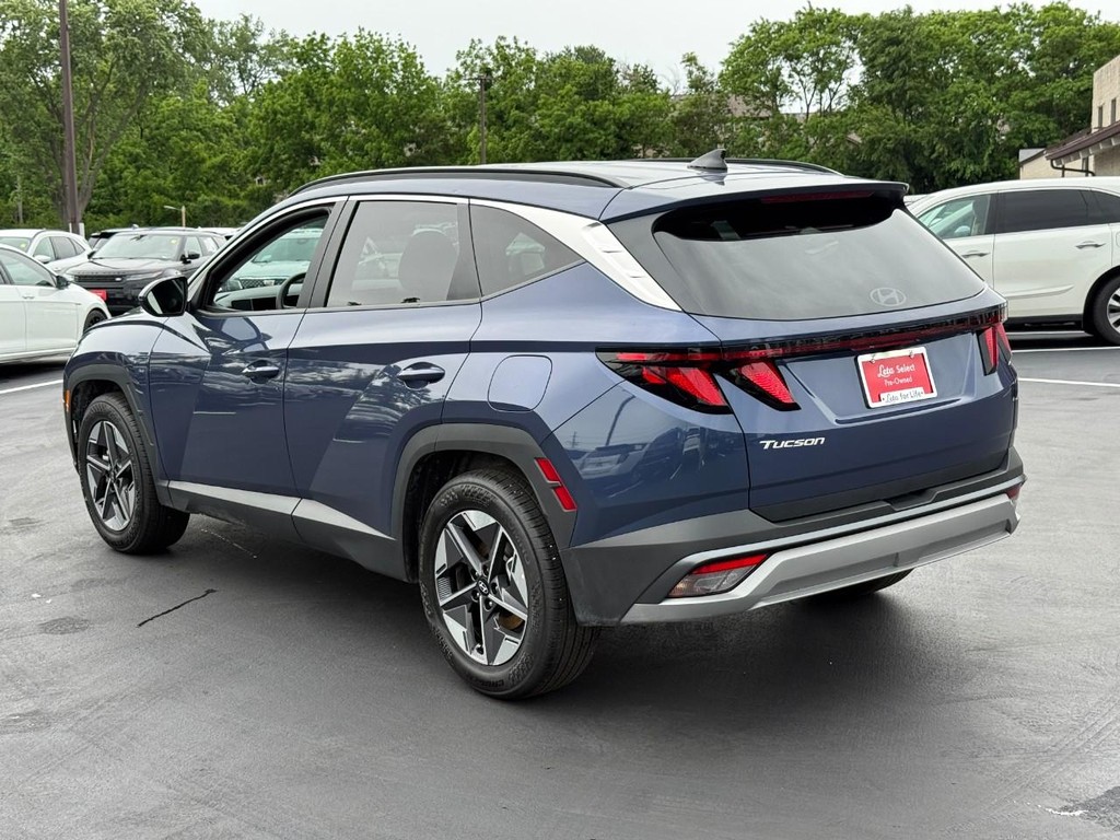 Hyundai Tucson Vehicle Full-screen Gallery Image 04