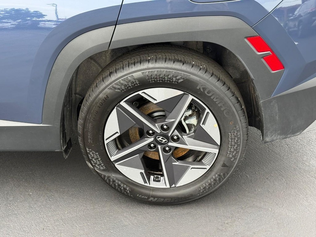Hyundai Tucson Vehicle Full-screen Gallery Image 05