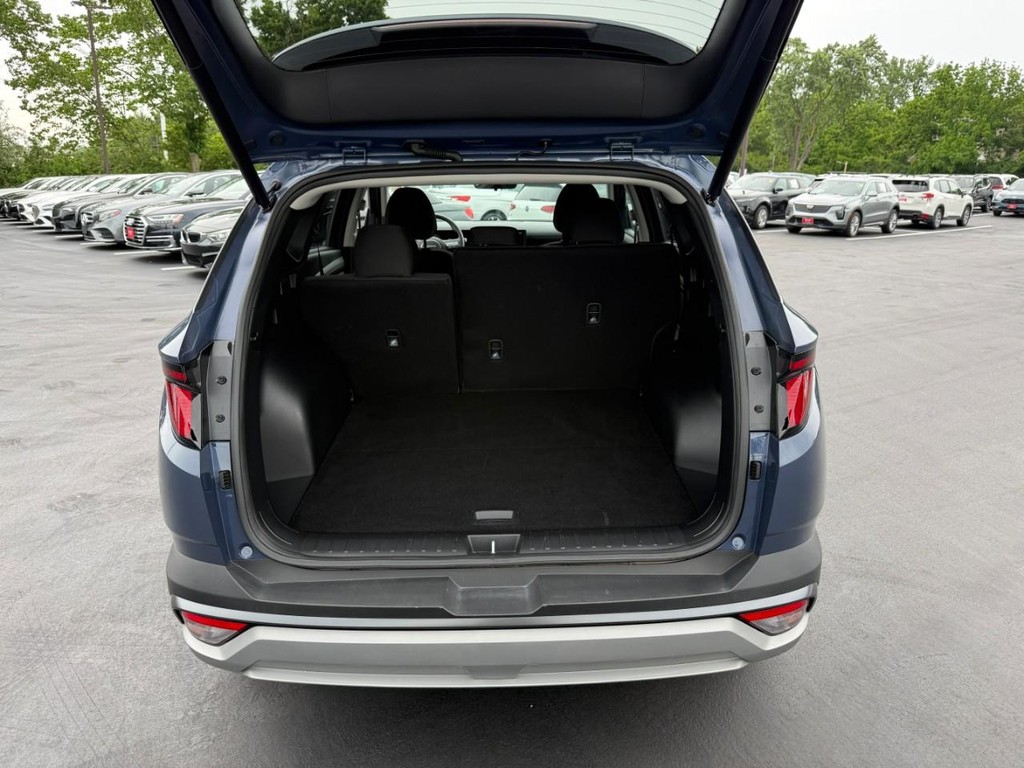 Hyundai Tucson Vehicle Full-screen Gallery Image 06
