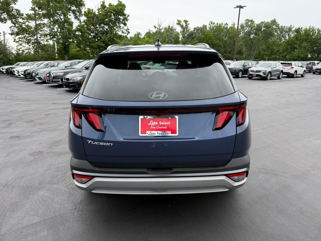 Hyundai Tucson Vehicle Full-screen Gallery Image 07