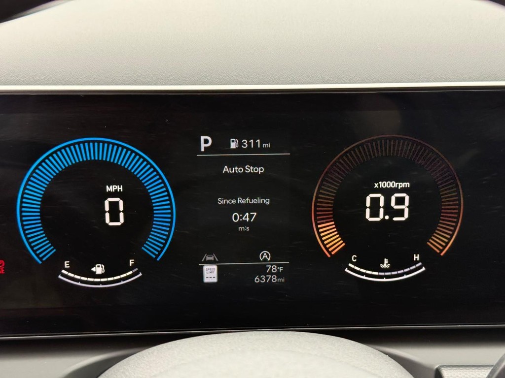 Hyundai Tucson Vehicle Full-screen Gallery Image 20