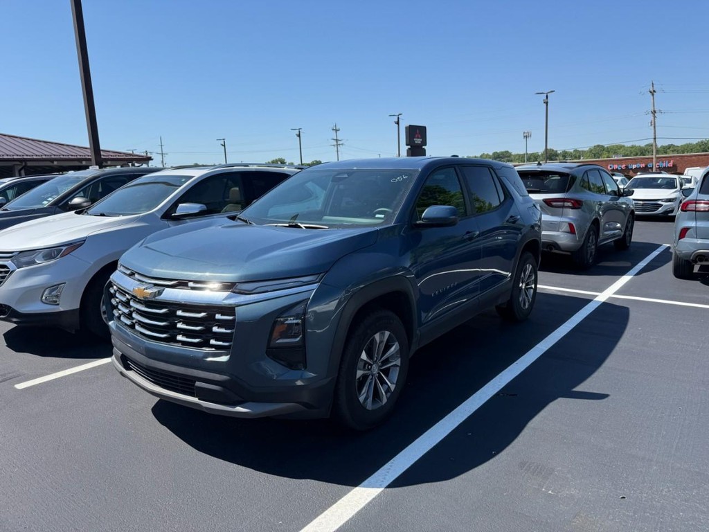 Chevrolet Equinox Vehicle Full-screen Gallery Image 02