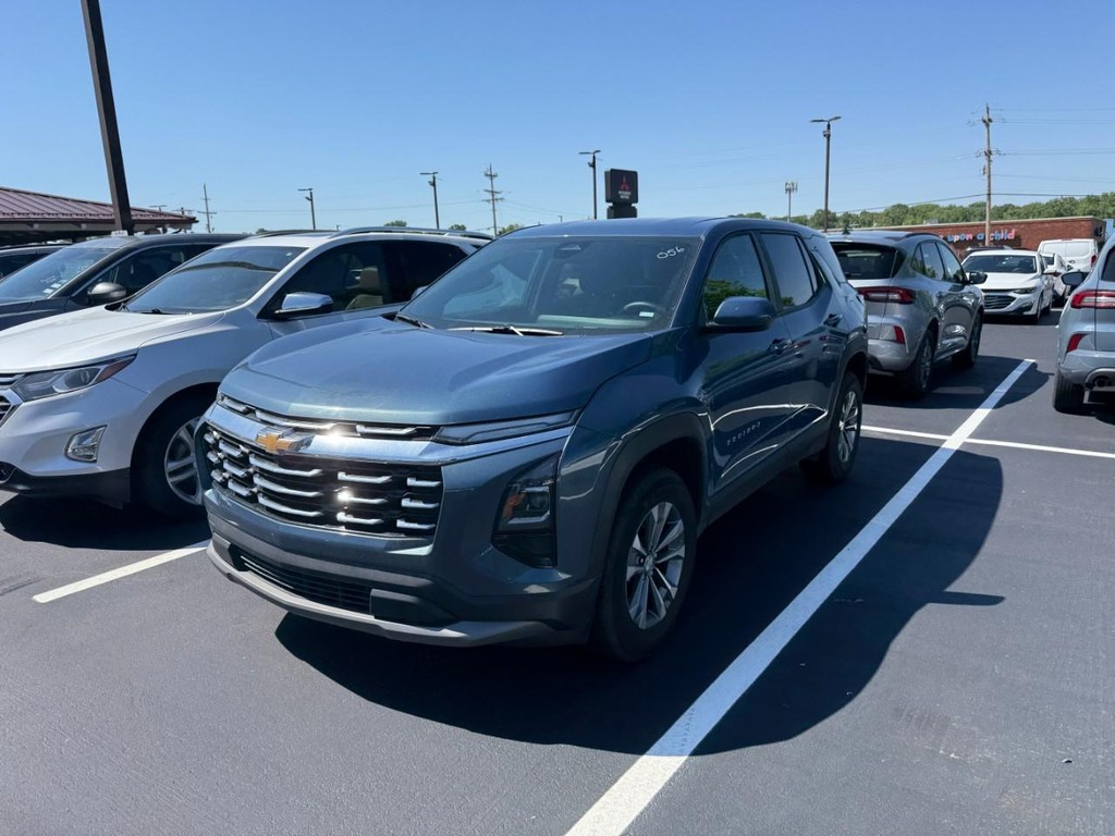 Chevrolet Equinox Vehicle Full-screen Gallery Image 03