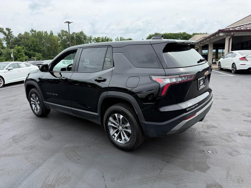 Chevrolet Equinox Vehicle Full-screen Gallery Image 04