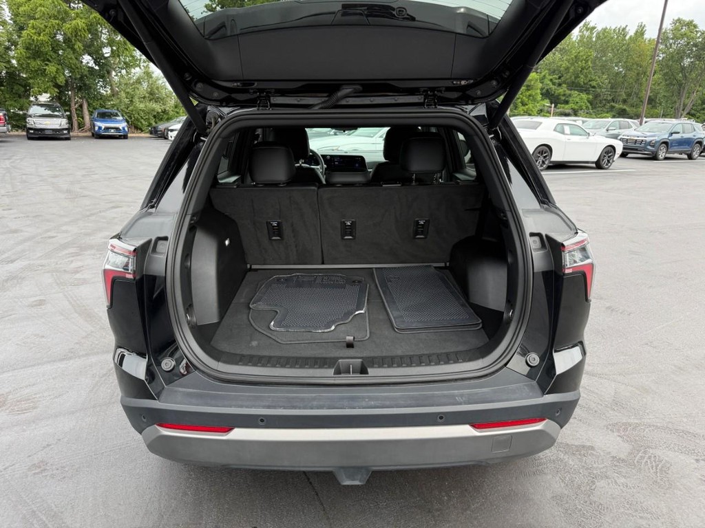 Chevrolet Equinox Vehicle Full-screen Gallery Image 06