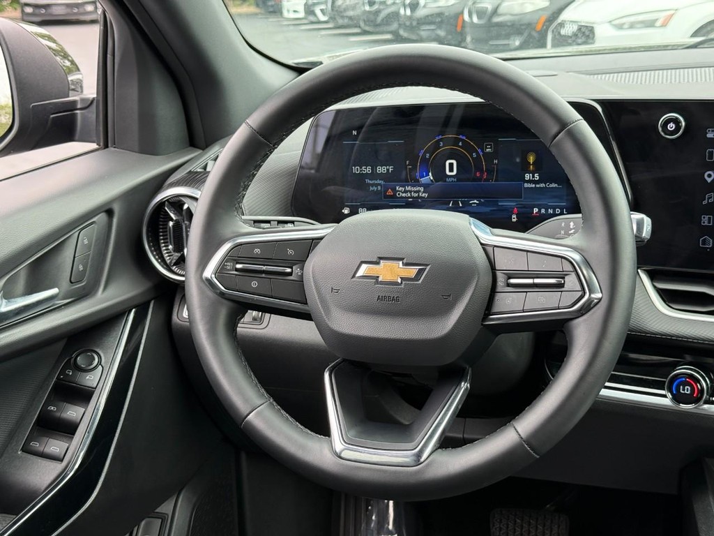 Chevrolet Equinox Vehicle Full-screen Gallery Image 12