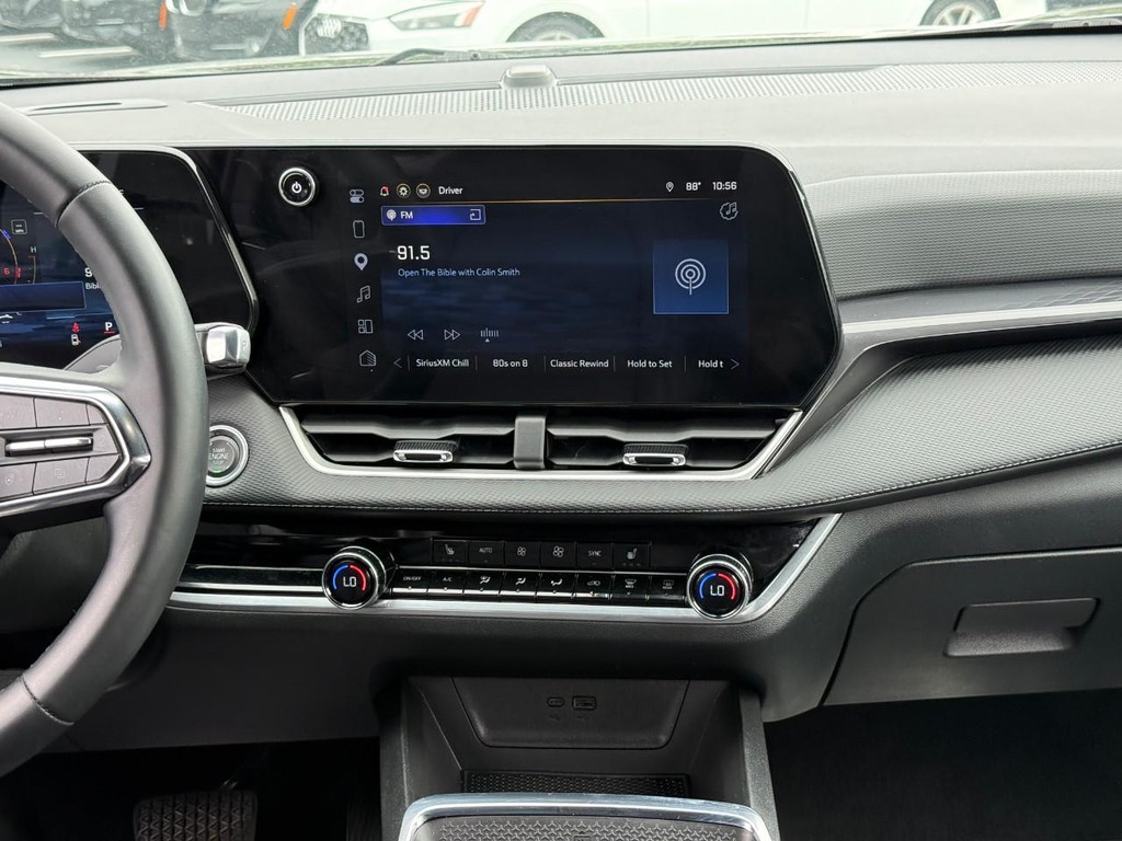 Chevrolet Equinox Vehicle Full-screen Gallery Image 13