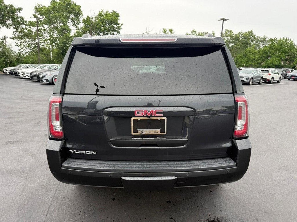 GMC Yukon Vehicle Full-screen Gallery Image 07