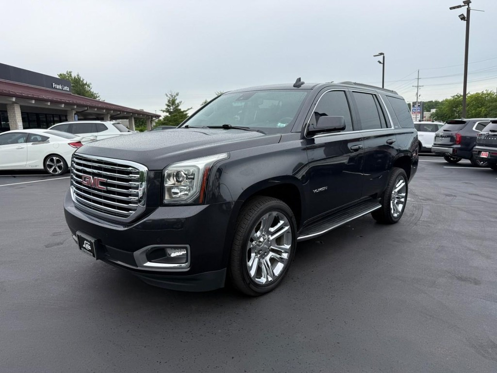 GMC Yukon Vehicle Full-screen Gallery Image 08