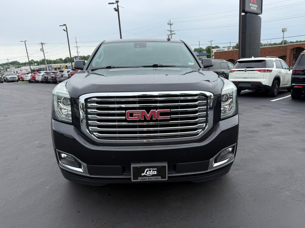 GMC Yukon Vehicle Full-screen Gallery Image 09
