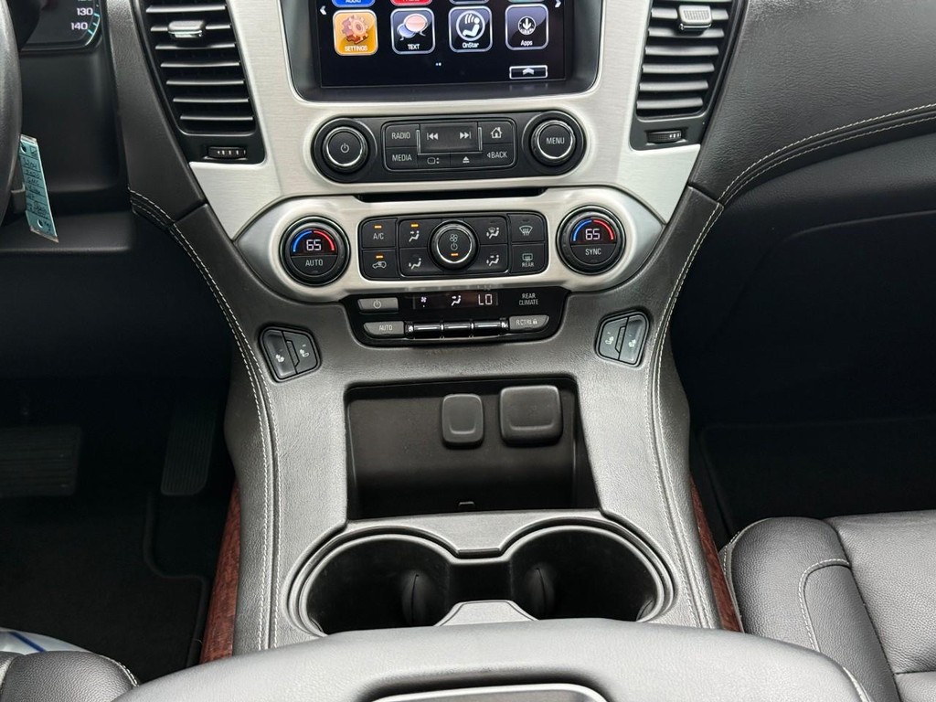 GMC Yukon Vehicle Full-screen Gallery Image 14