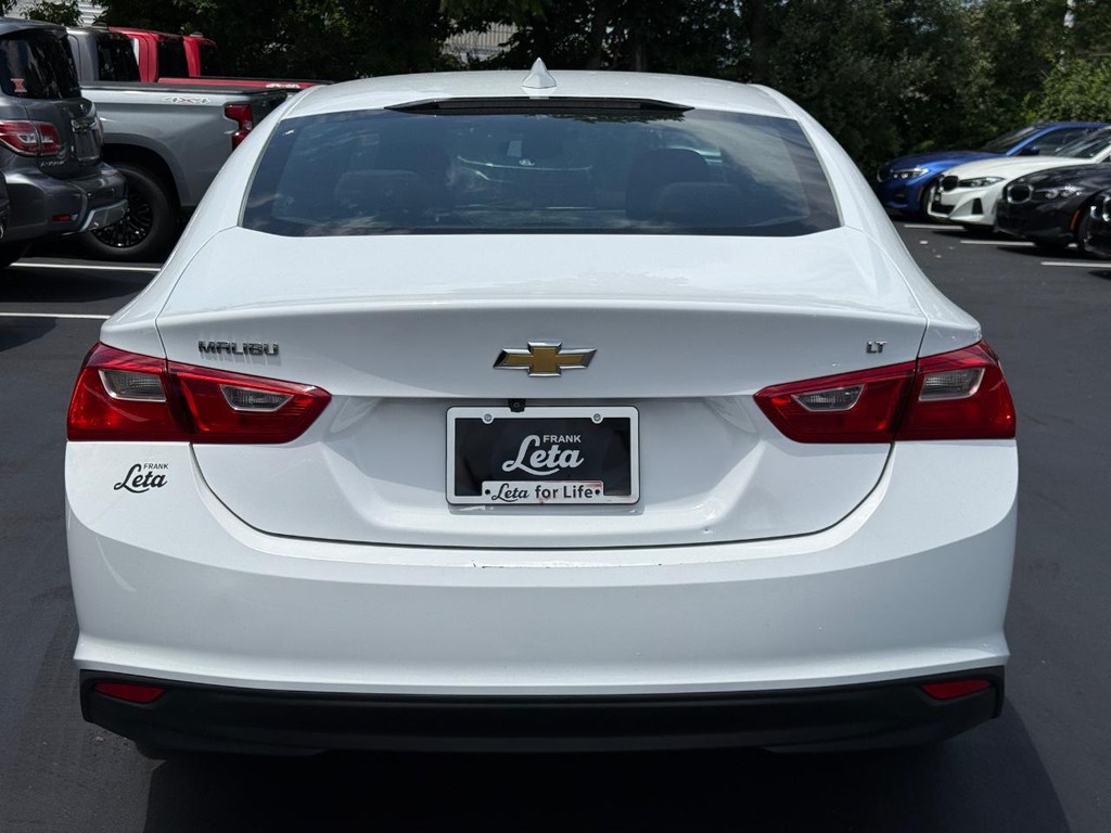 Chevrolet Malibu Vehicle Full-screen Gallery Image 05