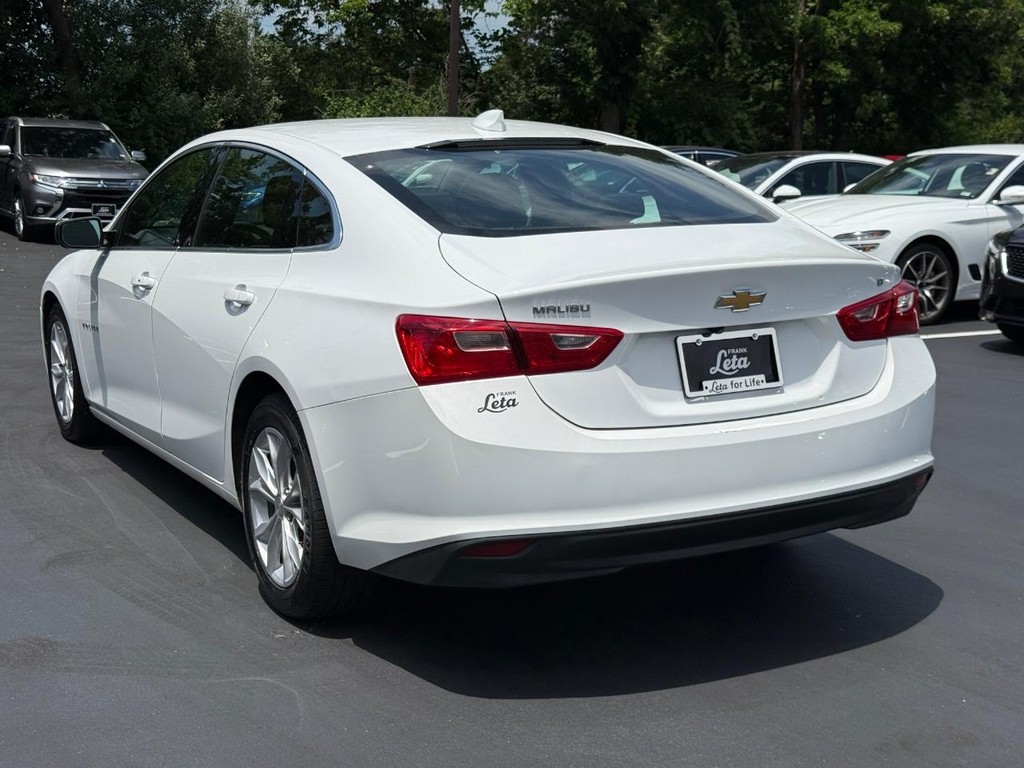 Chevrolet Malibu Vehicle Full-screen Gallery Image 06