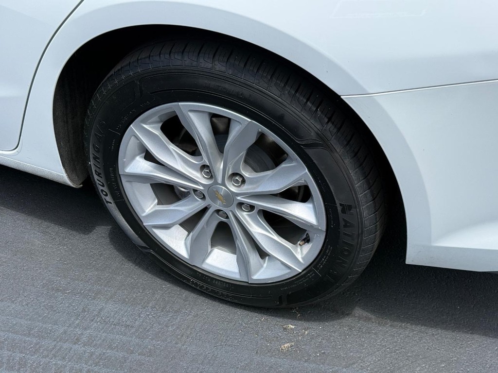 Chevrolet Malibu Vehicle Full-screen Gallery Image 07