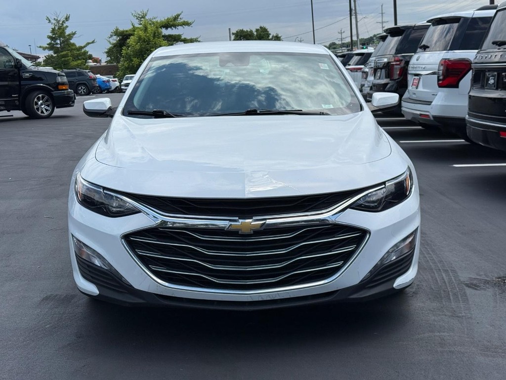 Chevrolet Malibu Vehicle Full-screen Gallery Image 09