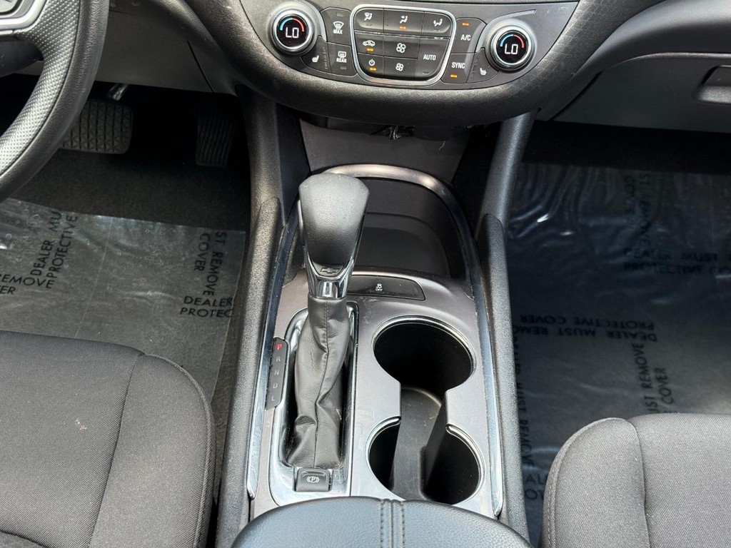 Chevrolet Malibu Vehicle Full-screen Gallery Image 14