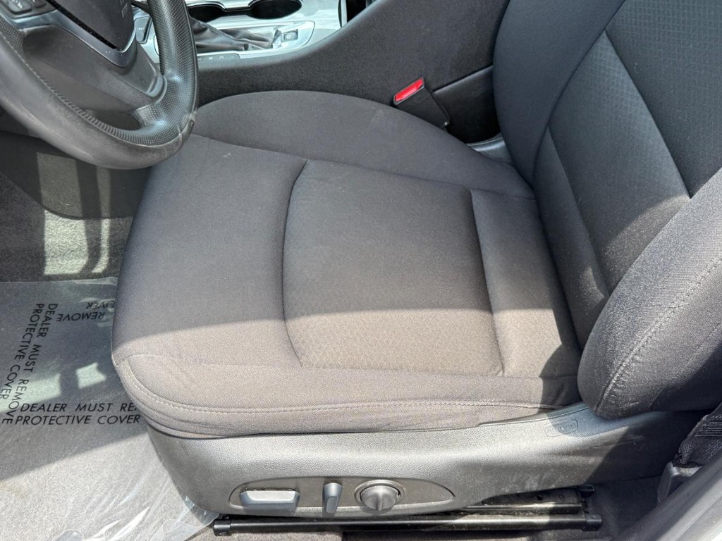 Chevrolet Malibu Vehicle Full-screen Gallery Image 16