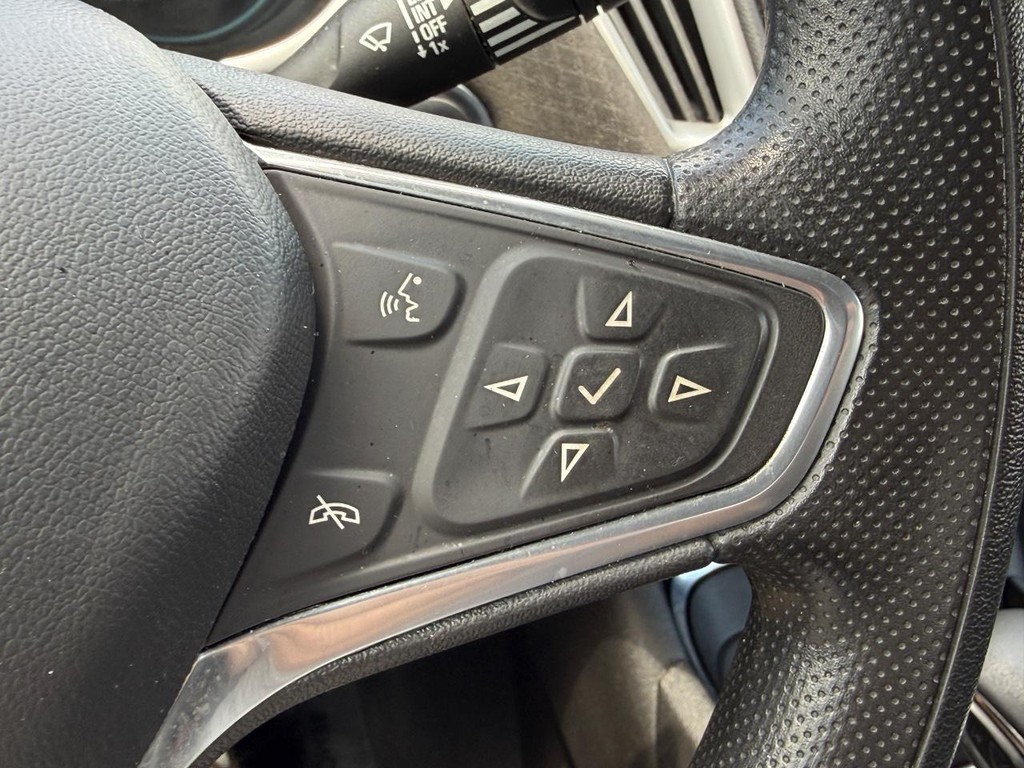 Chevrolet Malibu Vehicle Full-screen Gallery Image 18