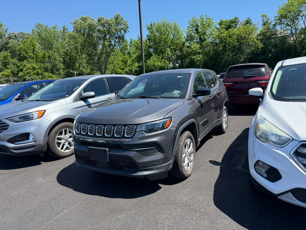 Jeep Compass Vehicle Full-screen Gallery Image 02