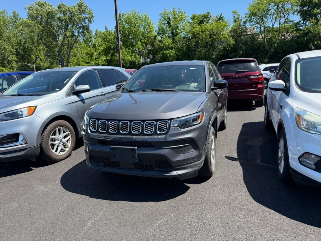 Jeep Compass Vehicle Full-screen Gallery Image 04
