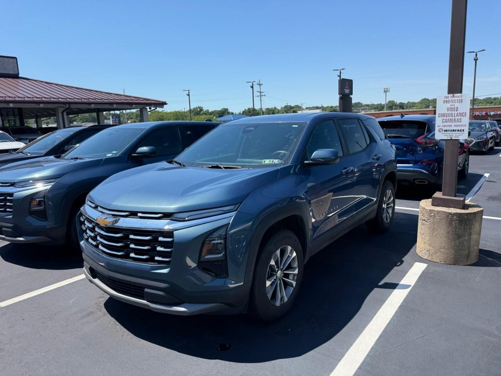 Chevrolet Equinox Vehicle Full-screen Gallery Image 02