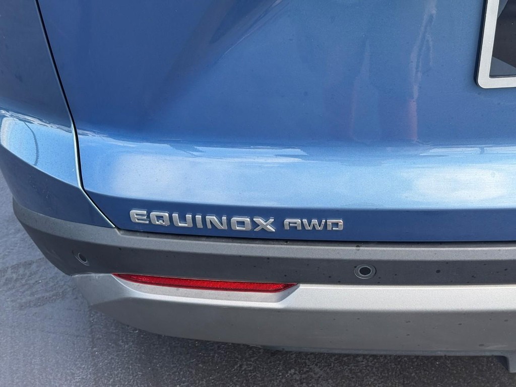 Chevrolet Equinox Vehicle Full-screen Gallery Image 06