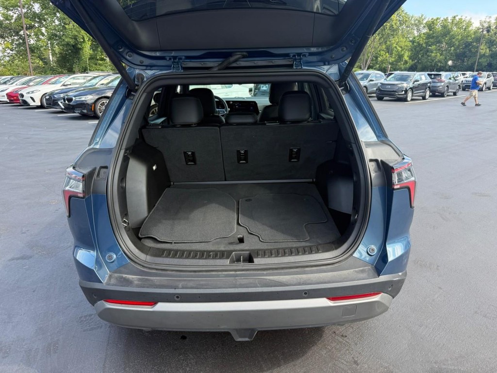 Chevrolet Equinox Vehicle Full-screen Gallery Image 07