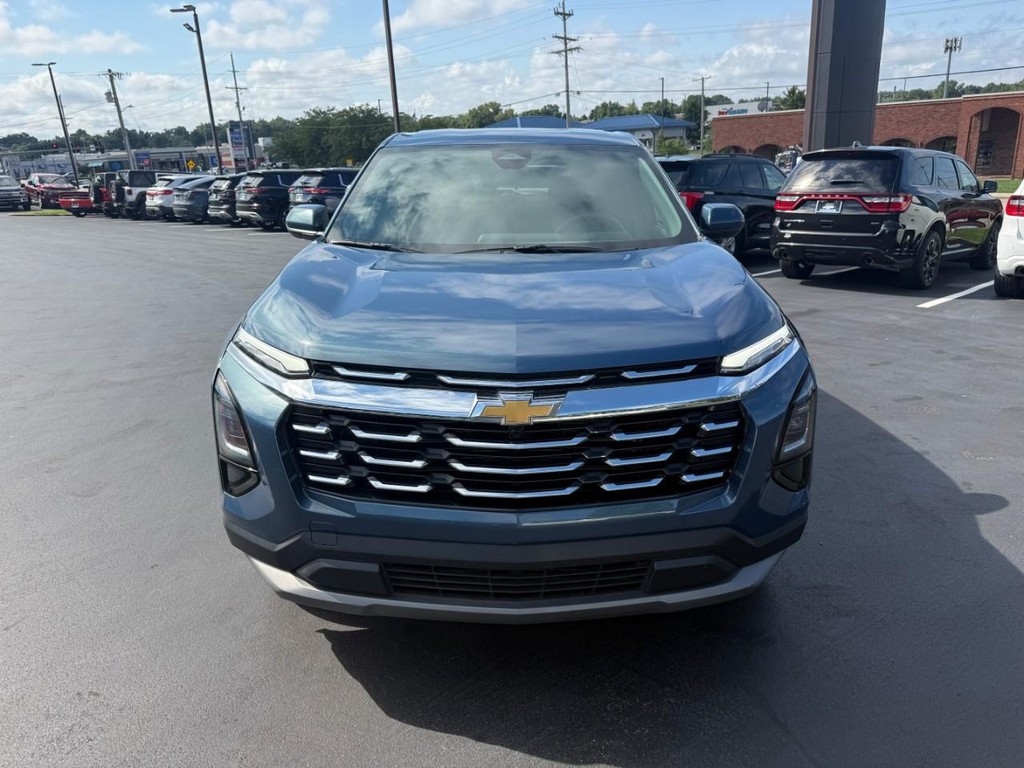 Chevrolet Equinox Vehicle Full-screen Gallery Image 10
