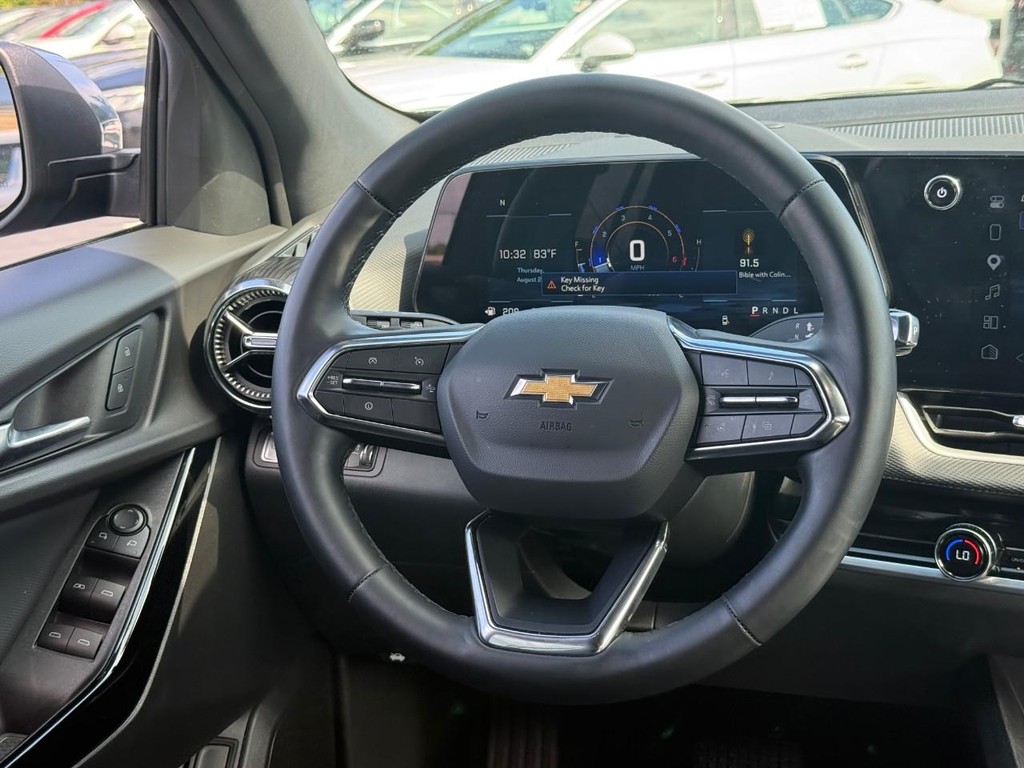 Chevrolet Equinox Vehicle Full-screen Gallery Image 13