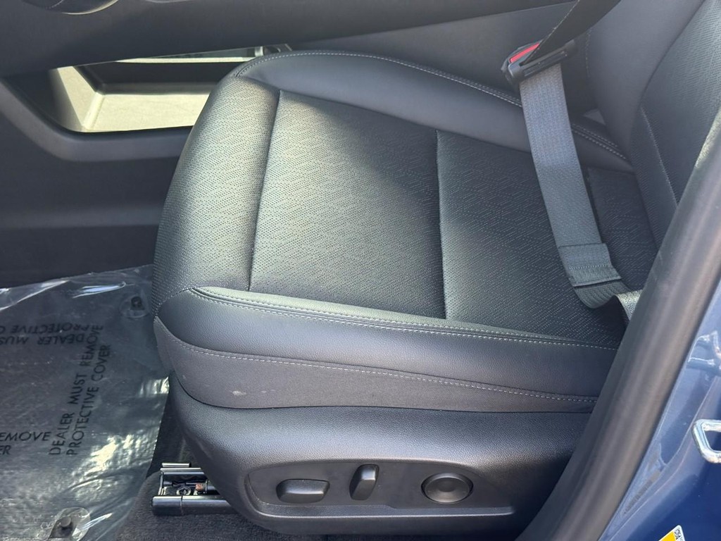 Chevrolet Equinox Vehicle Full-screen Gallery Image 18
