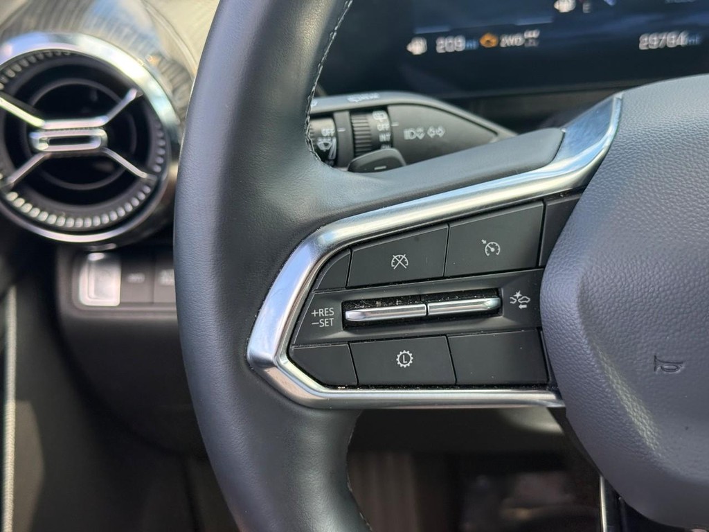 Chevrolet Equinox Vehicle Full-screen Gallery Image 20
