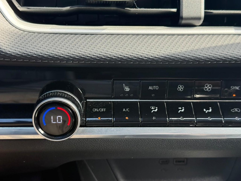 Chevrolet Equinox Vehicle Full-screen Gallery Image 23