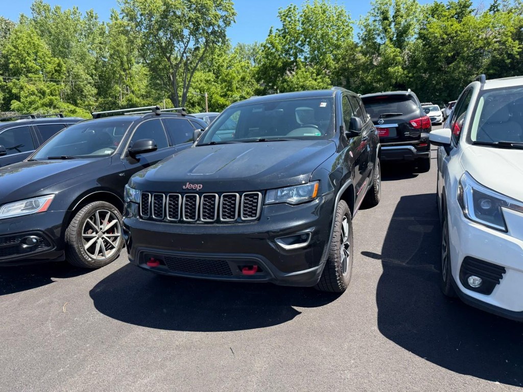 Jeep Grand Cherokee Vehicle Full-screen Gallery Image 03