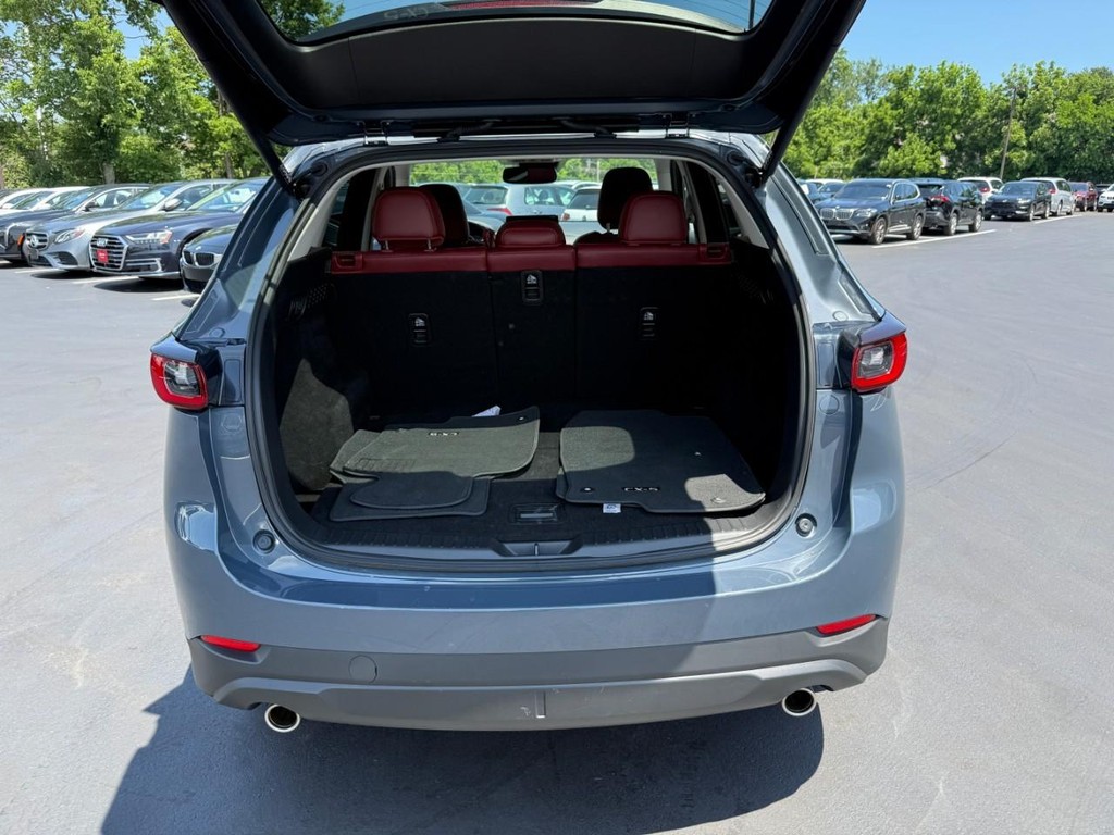 Mazda CX-5 Vehicle Full-screen Gallery Image 06