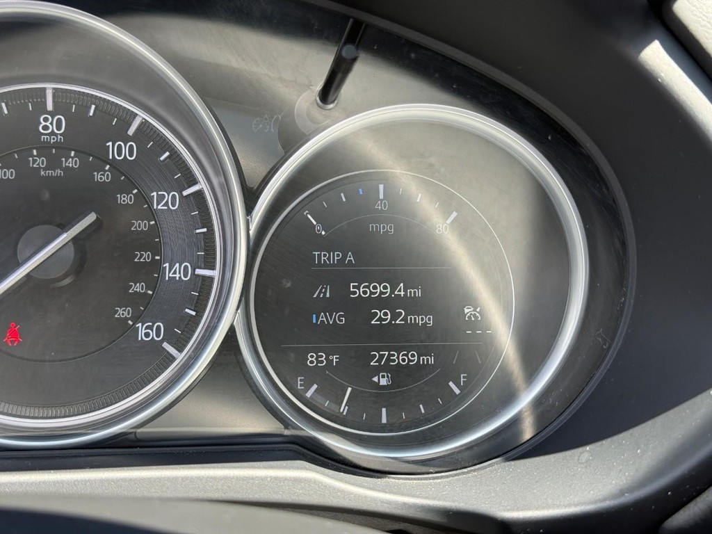 Mazda CX-5 Vehicle Full-screen Gallery Image 22