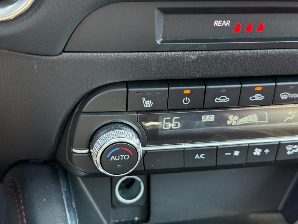 Mazda CX-5 Vehicle Full-screen Gallery Image 24