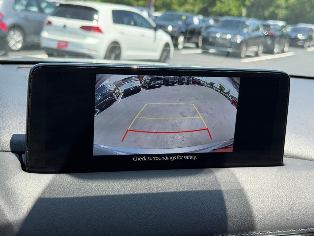 Mazda CX-5 Vehicle Full-screen Gallery Image 25