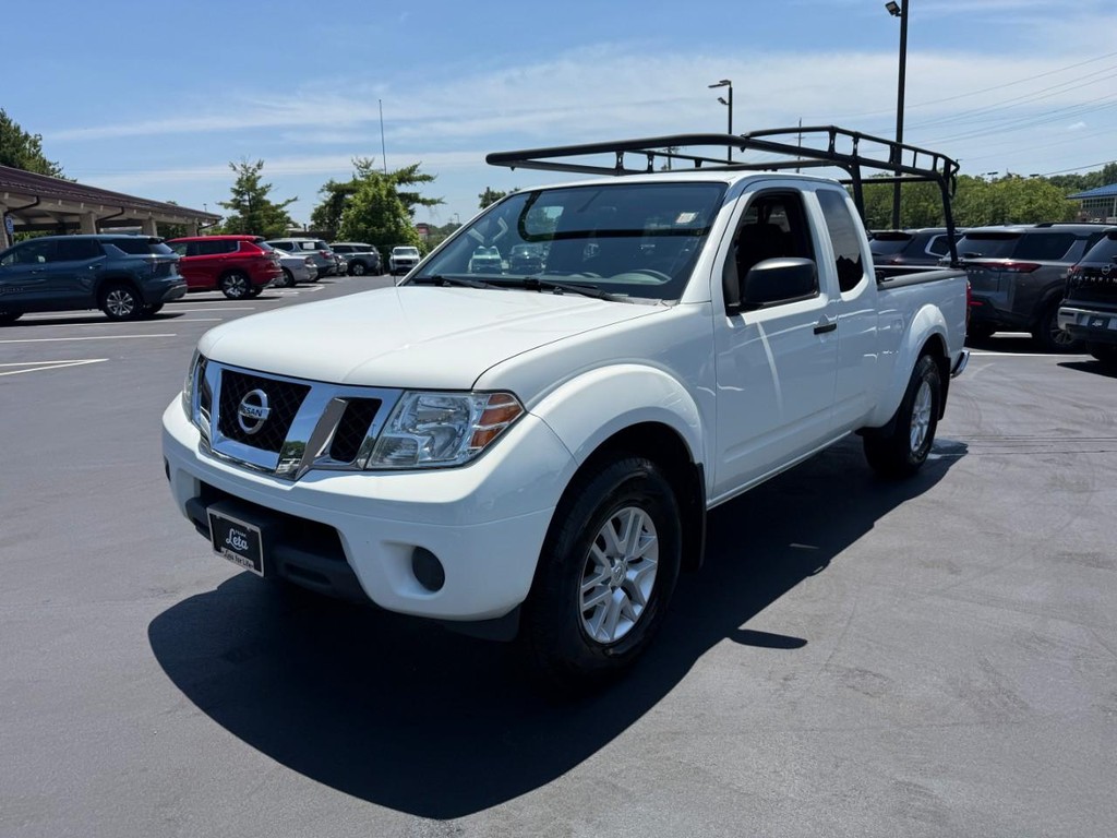 Nissan Frontier Vehicle Full-screen Gallery Image 09